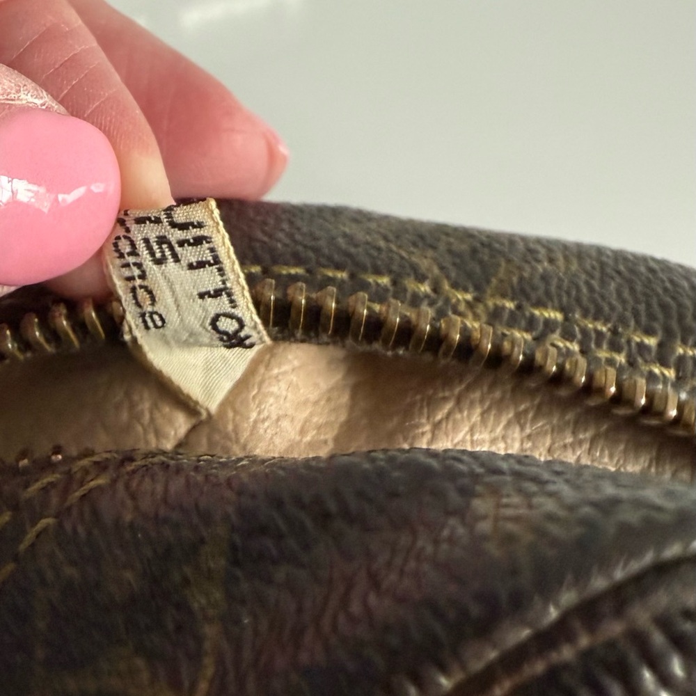 AUTH Louis Vuitton Monogram Trousse Toilette 28 Cosmetics Pouch Purse - Picture 9 of 11